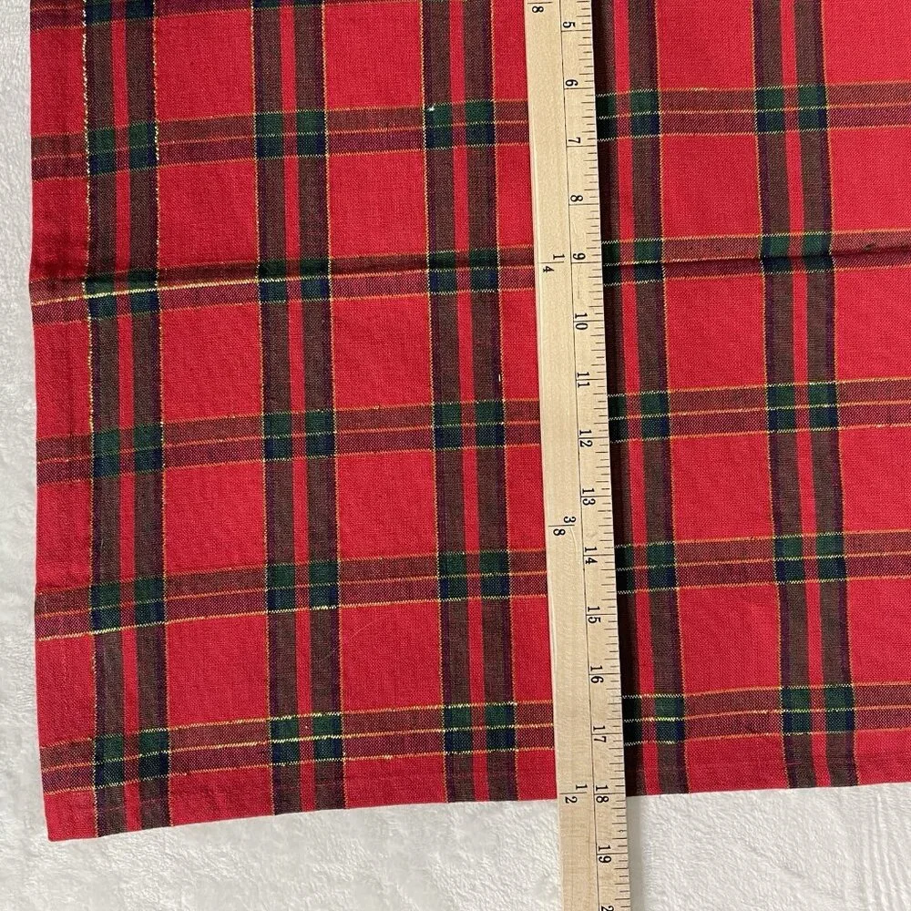 Bed Bath & Beyond Christmas Red & Green 6‎ Cloth Placemats & 8 Matching Napkins